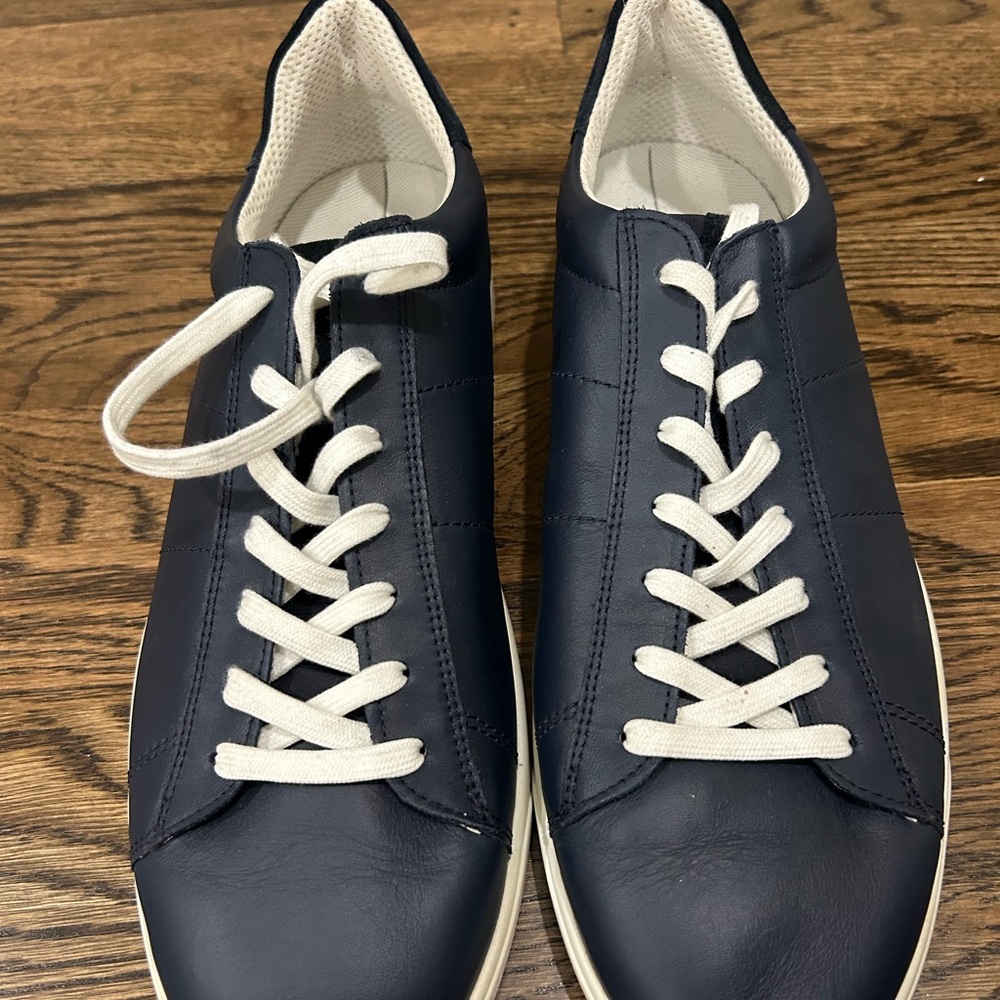 Men's Navy Blue ECCO Sneakers, Size 10-10.5 (EUR 44)